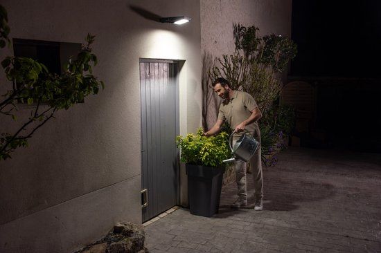 LEDVANCE ENDURA Flood Solar LED-schijnwerper - Wit - 1200 lm - 4000K - IP65 - 10W