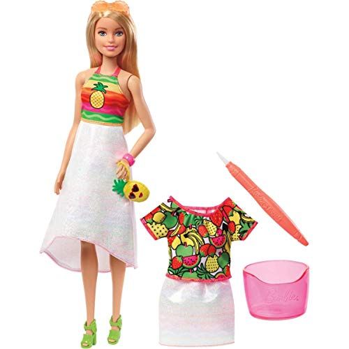 Barbie GBK18 - Loves Crayola Fruitige kleurenmix pop en mode, poppenspeelgoed vanaf 5 jaar