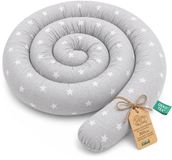 Totsy baby ASE Spolka Akcyjna XXL bedslang bedkussen voedingskussen bedrol bedrandbescherming sierkussen bedomranding slang XL handgemaakt Witte sterren op grijs 300 cm Oeko-Tex-certificaat