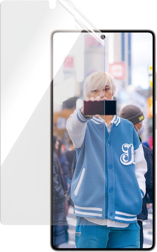 PanzerGlass Matrix Recycled Ultra-Wide Fit Anti-Bacterial Screenprotector incl. applicator geschikt voor Samsung Galaxy S25 Ultra