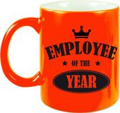 Bellatio Decorations Shoppartners Bv 1x stuks collega cadeau mok / beker employee of the year/ werknemer van het jaar - neon oranje - personeel cadeau