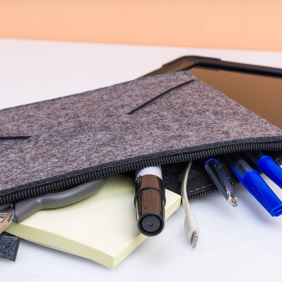 Kikkerland Vilten Etui Grijs