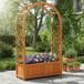 Abri de jardin surélevé avec pergola en bois et jardinières