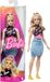 Fisher-Price Barbie Pop, kinderspeelgoed, blond, mollig lichaamstype, Barbie Fashionistas, outfit met Girl Power-print, kleding en accessoires HPF78