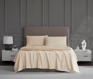 Linen Closet Katoen Beige King Set Laken 4-delige Set | True Grip beddengoed met katoenrijk hoeslaken en 40,6 cm diepe zak, blijft op zijn plaats, kreukvrij en zeer duurzaam