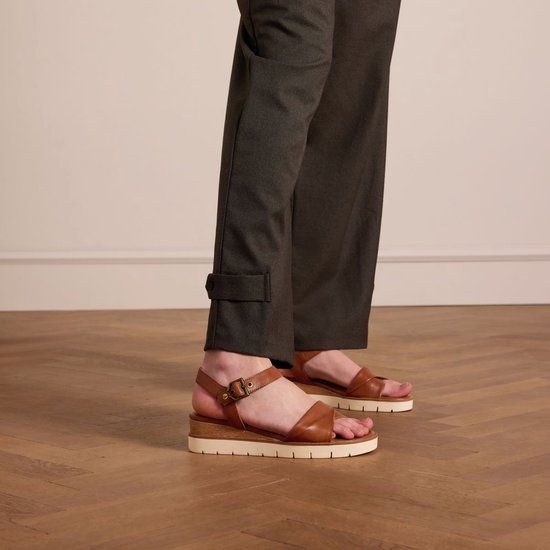 No Stress - Dames - Cognac leren sandalen met witte zool - Maat 40