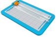 Fiskars Papiersnijder voor Kinderen vanaf 6 Jaar | Veilige Papiersnijmachine voor recht Sneden, Verborgen Mes, 29,2 x 17,8 cm, Blauw/Zilver/Geel, 1082504