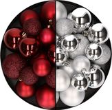 Kaemingk B.V. Boules de Noël 60x pièces - mélange rouge foncé/argent - 4-5-6 cm - plastique - décoration de Noël