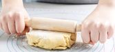 Azomor® Rouleau à pâtisserie compact en bois avec poignées ergonomiques, Beige