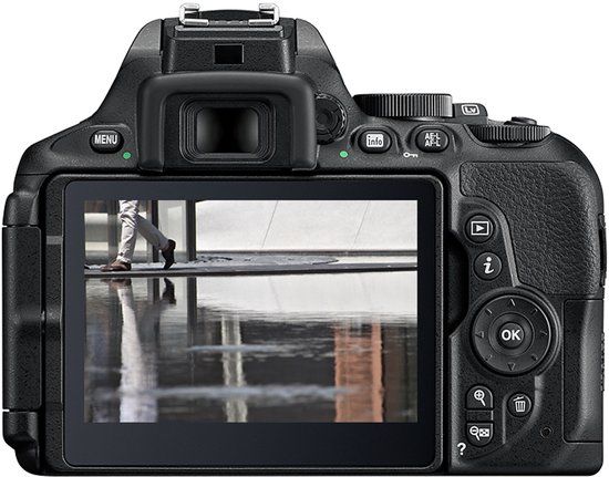 Nikon D5600 + AF-S DX 35mm f/1.8 SLR Camera Kit Zwart