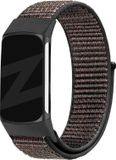 Bandz Nylon Loop Band Geschikt voor Fitbit Charge 5 / Charge 6 - Zwart Mix - Maat S