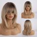 SnelShoppen - Perruques longues et bouclées blondes avec frange pour femmes - Cheveux synthétiques de 18 pouces longueur d'épaule avec racine foncée - Parfait pour les fêtes, le cosplay, un usage quotidien