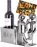 BRUBAKER Porte-bouteilles de vin, couple d'amoureux au bar, objet décoratif, métal, pour couples, support de bouteille avec carte de vœux - Étagère à vin