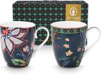 Pip Studio Berry Blues mokken set van twee donkerblauwe mokken (350ml) met bloemen - porselein
