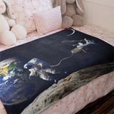 Ulticool - Deken - Astronaut - 150x100 cm - Fleece - Zwart/Wit/Blauw/Paars