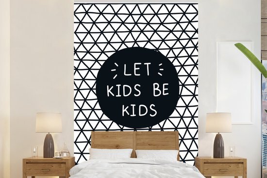 Nr1Wallpaper Behang - Fotobehang Kinderillustratie van een patroon met de quote Let kids be kids - Breedte 160 cm x hoogte 240 cm