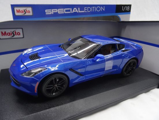 maisto Chevrolet Corvette C7 Z51 2014 Blauw met Zwarte Velgen 1-18