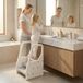 Escabeau pour enfants 2-5 ans, 3 marches en HDPE, 43x42x65.5 cm, gris et blanc crème