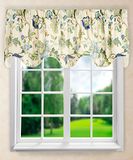 Ellis Curtain Brissac gevoerde sint-jakobsschelp Valance, 70 x 17 inch, blauw