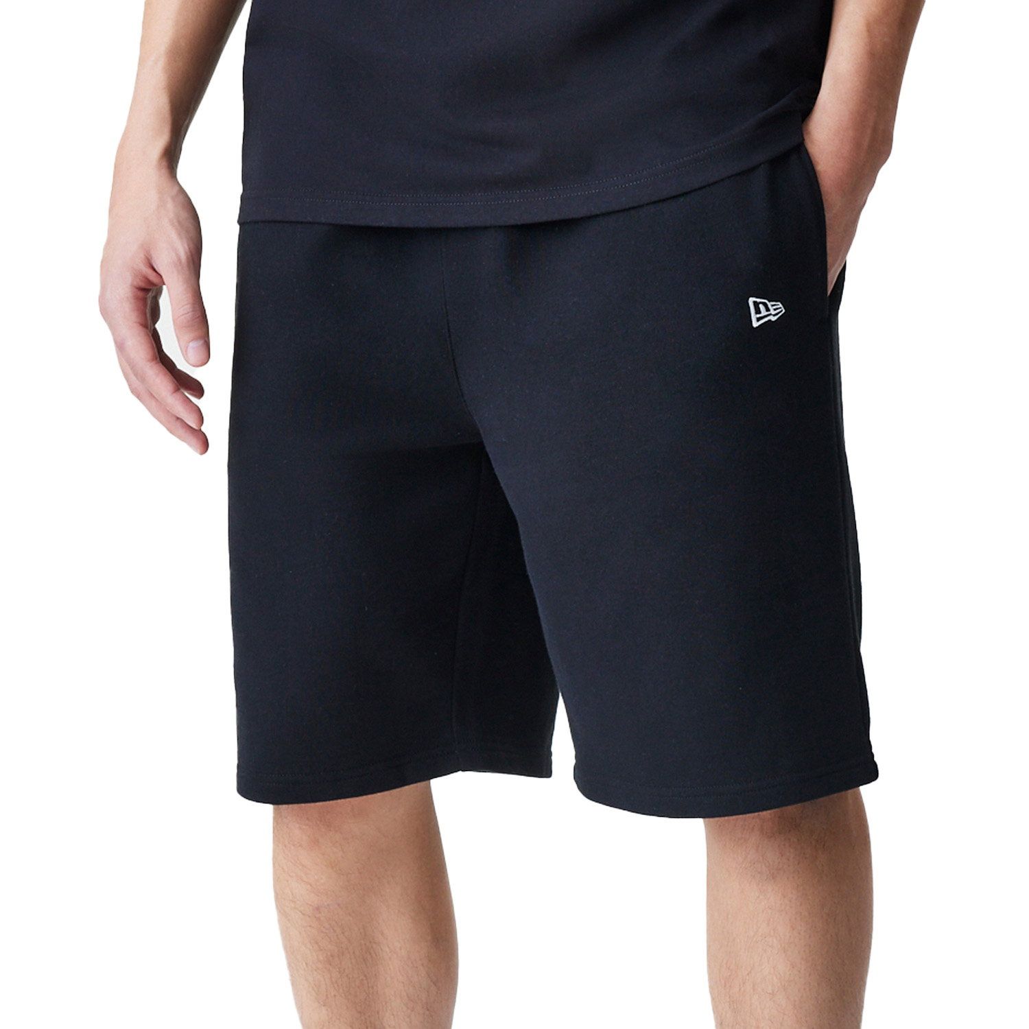 New Era Oversized shorts Essentials
