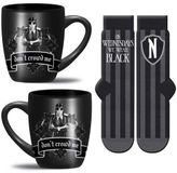 Wednesday - Coffret "Wear Black" avec Mug 315ml et Paire de Chaussettes EU 36-41