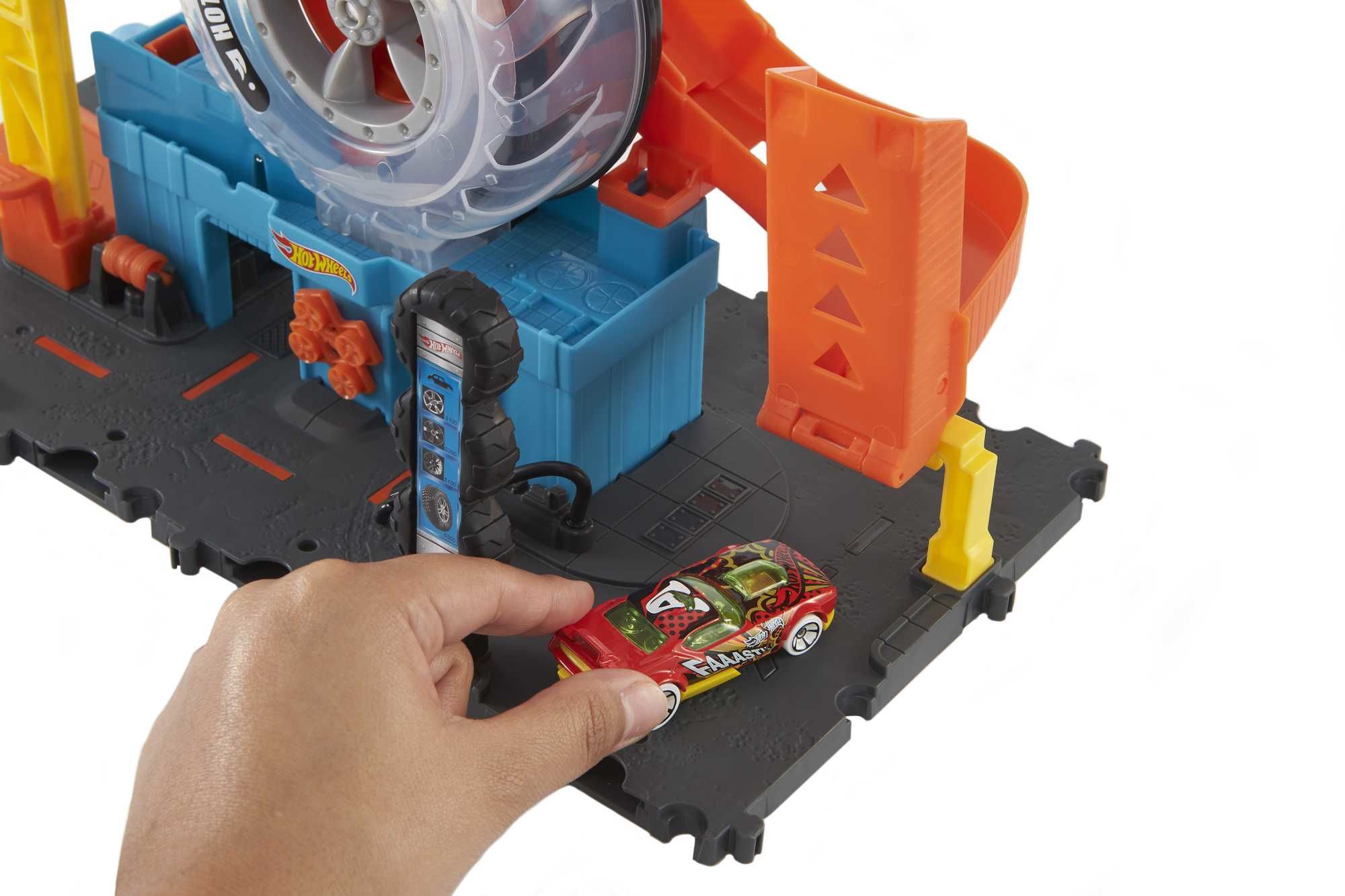 Hot Wheels City Super Twist Bandenwinkel - Voertuig & Circuitset - 4+ jaar