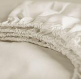 Cinderella Sundays Drap-housse - Topper - 100% Coton-Satin - Extra Long - 180x220 cm - jusqu'à 15 cm - Ivoire