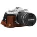 MegaGear MG1865 Ever Ready Lederen Camera Half Case Compatibel met Olympus OM-D E-M5 Mark III - Bruin
