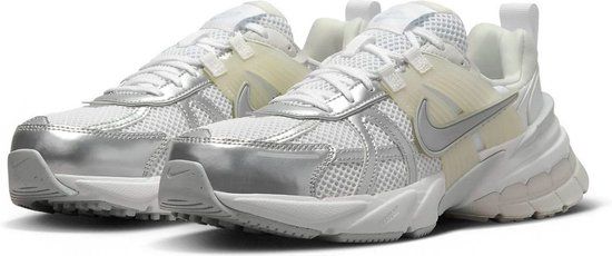 Nike V2K Run Sneakers Dames - wit/zilver - maat 40