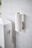 Yamazaki Zelfklevende WC Rolhouder - Tower - Zwart