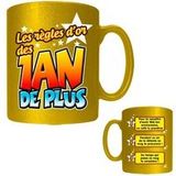 Tasse gouden regels van een jaar ouder verjaardag mok roos