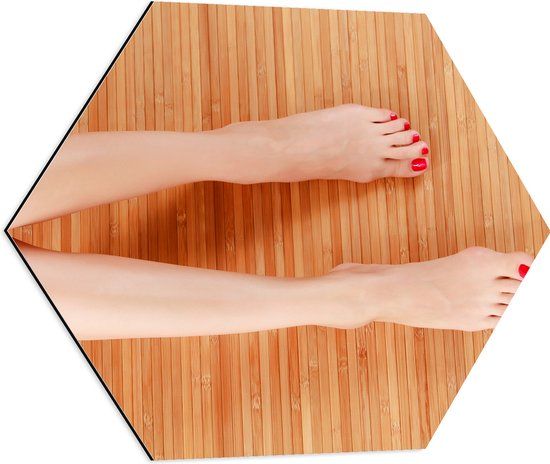 Merkloos / Sans marque Dibond Hexagon - Women's Legs with Red Toenails on Wood - 60x52.2 cm