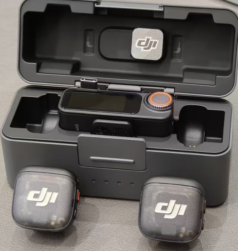 DJI Mic 3 (2TX + 1RX + Charging Case)