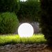 BEPER P207ILO225 RGB LED Tuinbollamp, Wit en Veelkleurig Licht met Schemersensor, IP44 Waterdicht, Oplaadbaar op Zonne-energie met Buitenpen, Diameter 25 cm