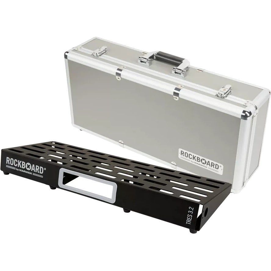 RockBoard TRES 3.2 C pedalboard with flight case