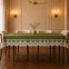 PETTI Artigiani Italiani Fluwelen Tafelkleed met Rebrodé Kant 360 x 140 cm olijfgroen