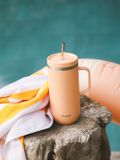 Qwetch Cold Cup Geïsoleerd met Handvat - Pastel Abrikoos