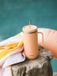 Qwetch Cold Cup Geïsoleerd met Handvat - Pastel Abrikoos