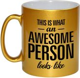 Bellatio Decorations Awesome person / persoon gouden cadeau mok / verjaardag beker 330 ml