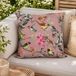 Anna's Collection Sierkussen voor binnen en buiten - bloemenprint - oud roze - 45 x 45 cm - tuinkussen