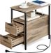 VASAGLE Table d'appoint avec prise, 2 tiroirs, 60 x 35 x 61 cm, brun camelin + noir d'encre
