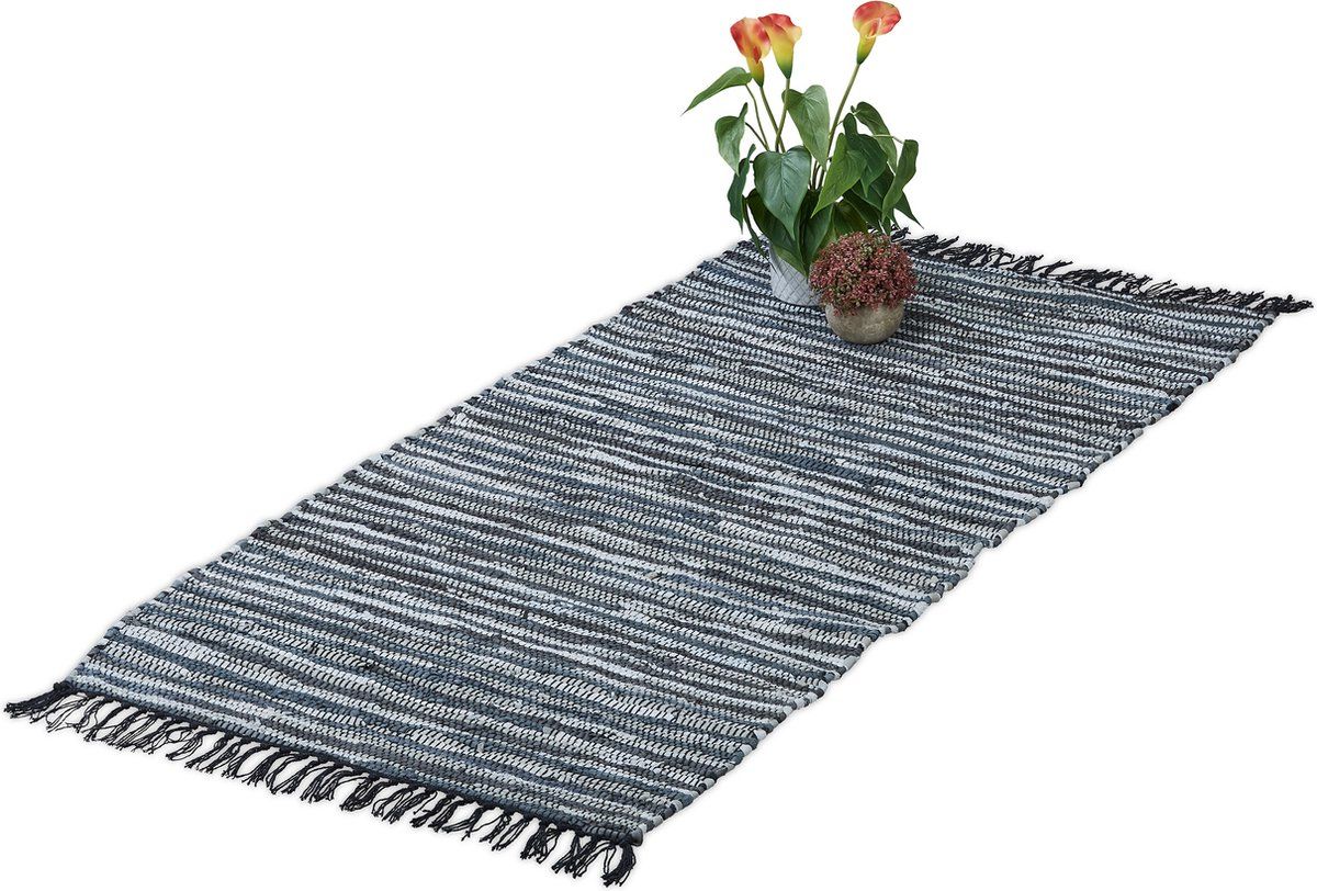 Relaxdays vloerkleed - leder en katoen - tapijt - antislip - chill mat - lappen - franjes - Zwart, Grijs, 70x140cm