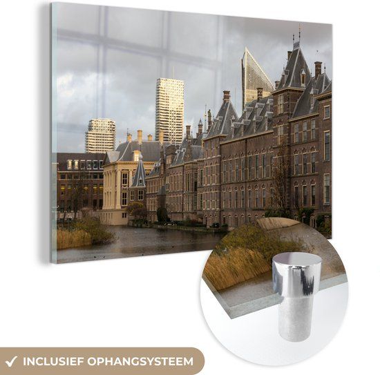 MuchoWow® Glasschilderij 150x100 cm - Den Haag - Binnenhof - Wolken - Foto op glas - Acrylaat - Multicolor