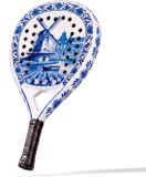 Matchu Sports - Padel Racket - Delfts Blauw – 3K Carbon – Traanvorm – 360 Gram – Gemiddeld/Allround Niveau – Incl. Luxe Geschenkdoos