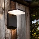 LUTEC Moze - LED solar wandlamp voor buiten - AWARD WINNING DESIGN - PIR bewegingssensor - Dag/nacht sensor - Premium aluminium - 1000Lm krachtig licht - 4000K helder wit licht - IP44 weerbestendig - Mat zwart