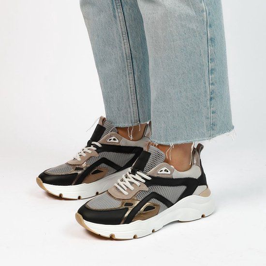 Manfield - Dames - Zwarte leren sneakers met mesh details - Maat 36