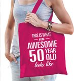 Bellatio Decorations Shoppartners Bv Awesome 50 year / geweldig 50 jaar cadeau tasje - roze - voor dames - Sarah / verjaardag tasje / shopper
