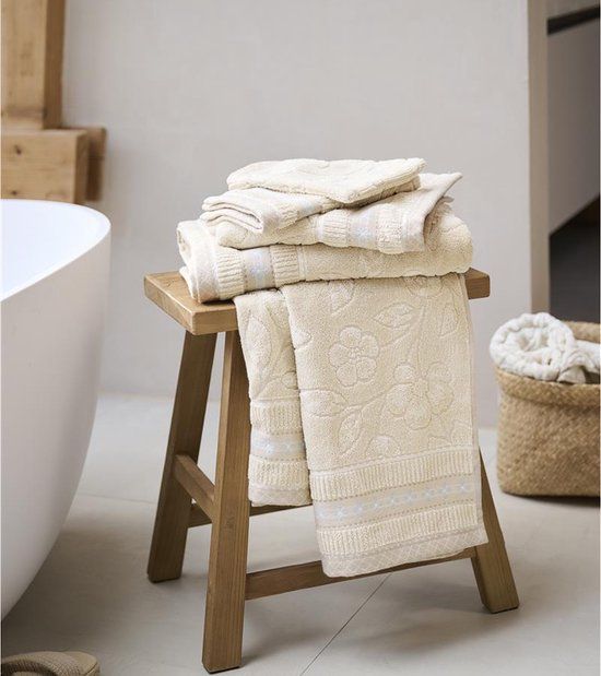 Pip Studio Handdoek Jasmin Jacquard Sand 55x100