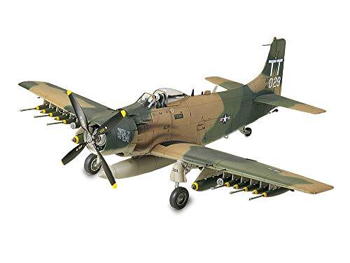 tamiya 300061073-1:48 WWII Douglas A-1J Skyrider USAF