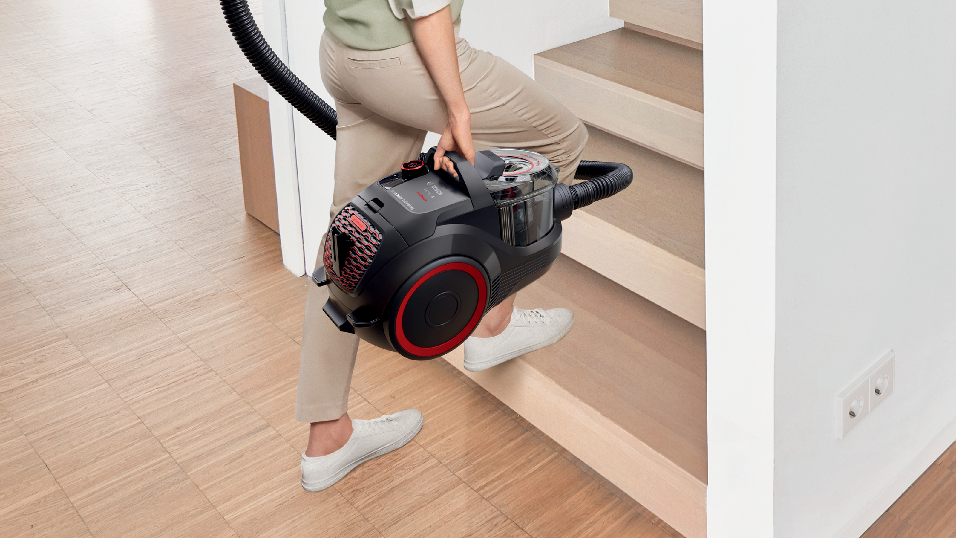 Bosch Serie 4 / BGC21POW1